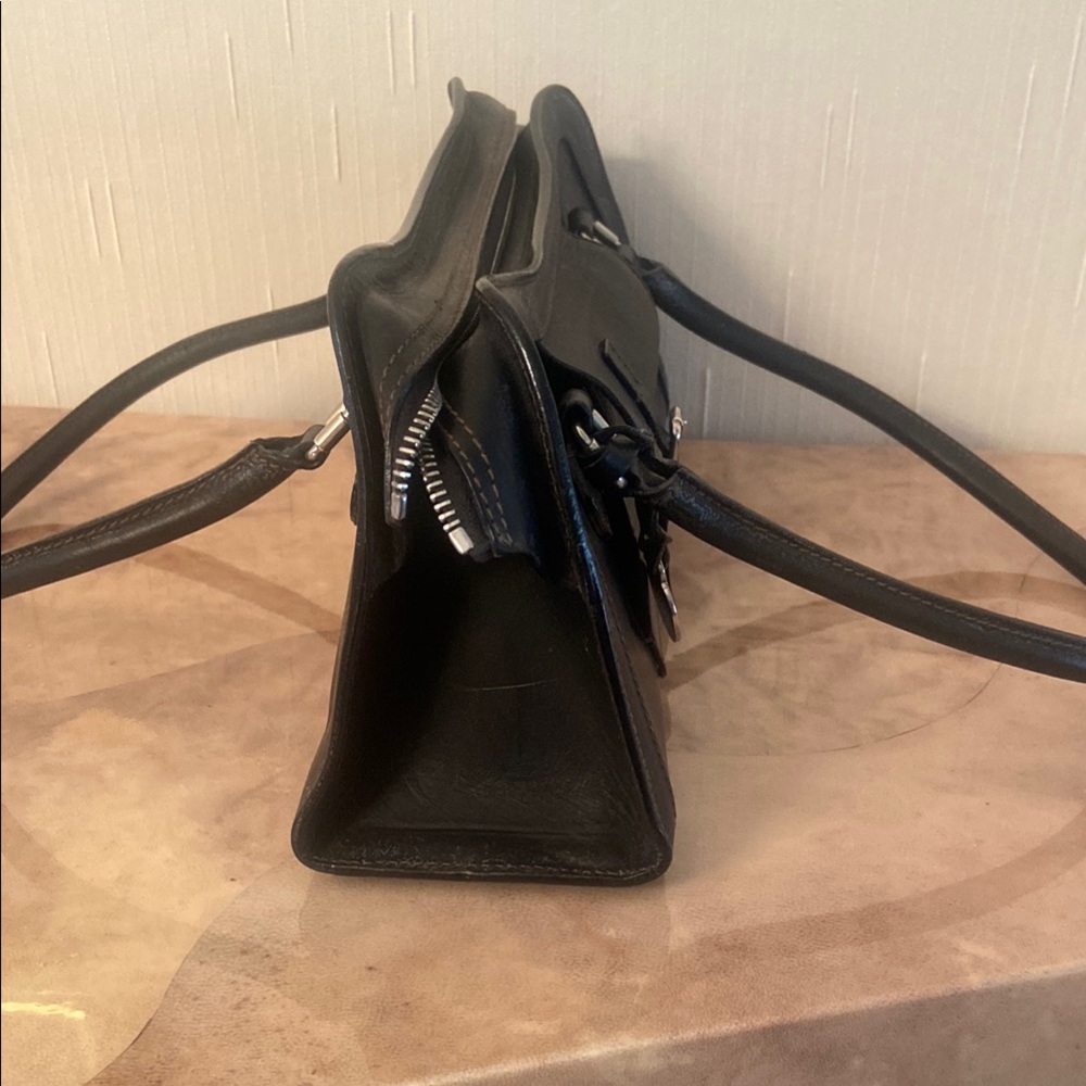 Dooney & Bourke Black Shoulder Bag with Classic Barrel Shape - Picture 3 of 10